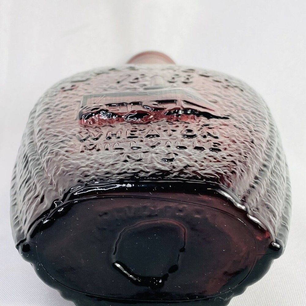 Vintage Red Carnival M Bottle Benjamin Franklin Bi Wheaton Glass Works Vase - Picture 4 of 12